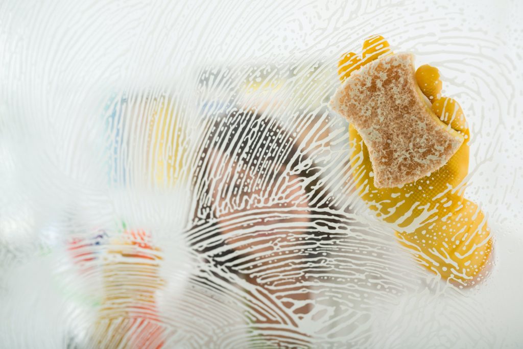 Cleaning glass surface